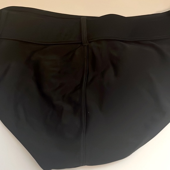 5/$20 🛍 Black bikini bottom with belt - Picture 3 of 6